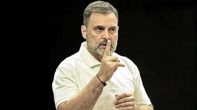 રાહુલ ગાંધીએ નારાયણ ગુરુને કર્યા યાદ: સત્ય અને અહિંસાને ભારતની અસલી તાકાત ગણાવી