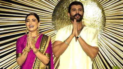 વિશેષ: રશ્મિકા મંદાનાનો હૈદરાબાદ રિસેપ્શનમાં શાહી અંદાજ – લાલ મૈસૂર સિલ્ક સાડીમાં જીત્યું દિલ