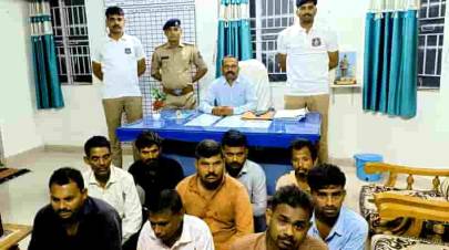 ગરુડેશ્વરના વઘરાલી ગામે જુગાર ધામ પર પોલીસ રેઇડ: રૂ. 76,080 જપ્ત